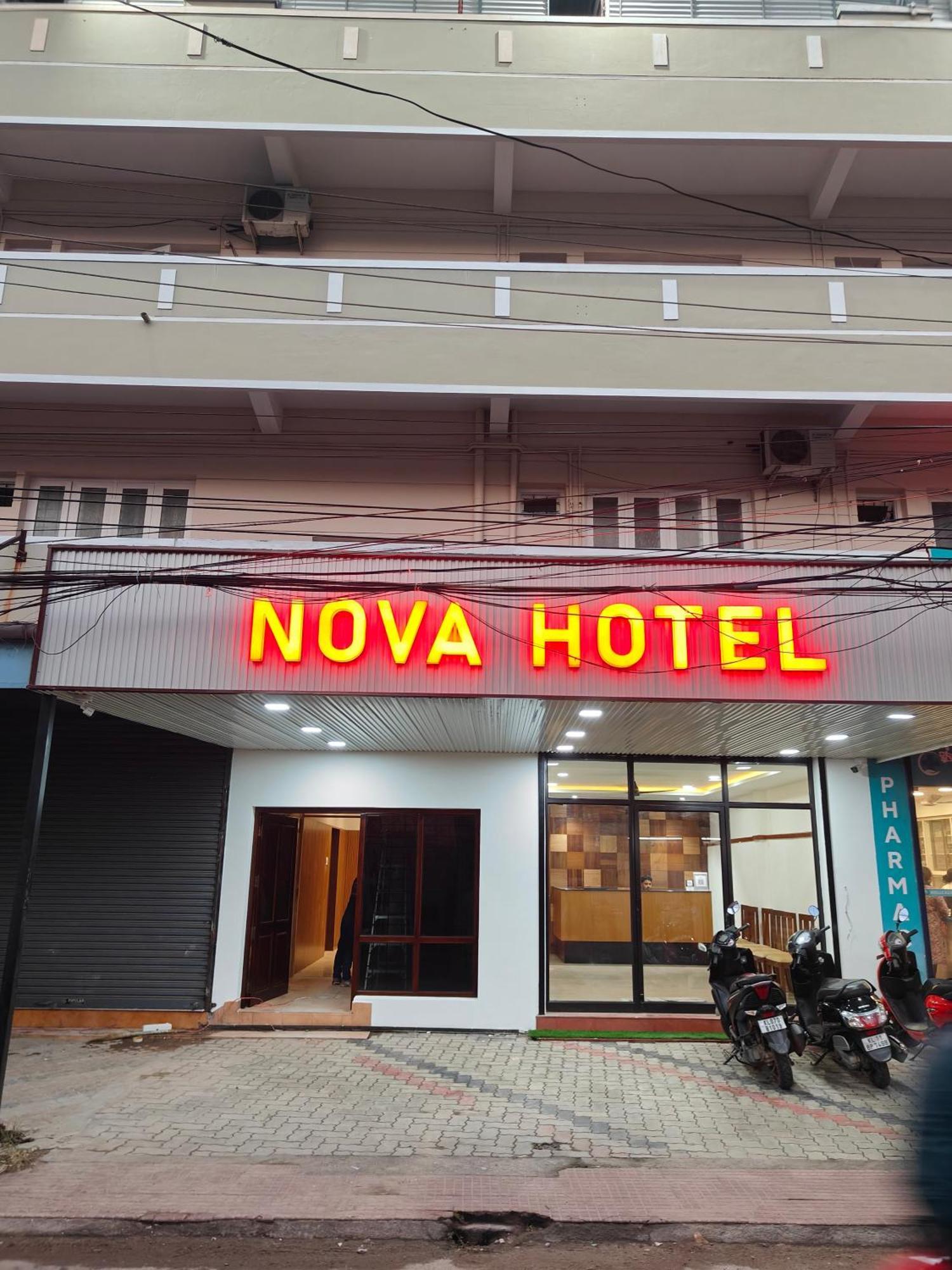 Hotel Nova Kochi Exteriör bild